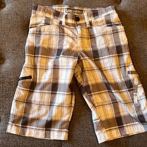 Lee Bermuda shorts with adjustable waist. Boys size 14. Zipper leg pocket